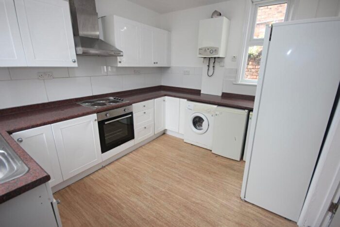 5 Bedroom Terraced House To Rent In Ferndale Road, L15