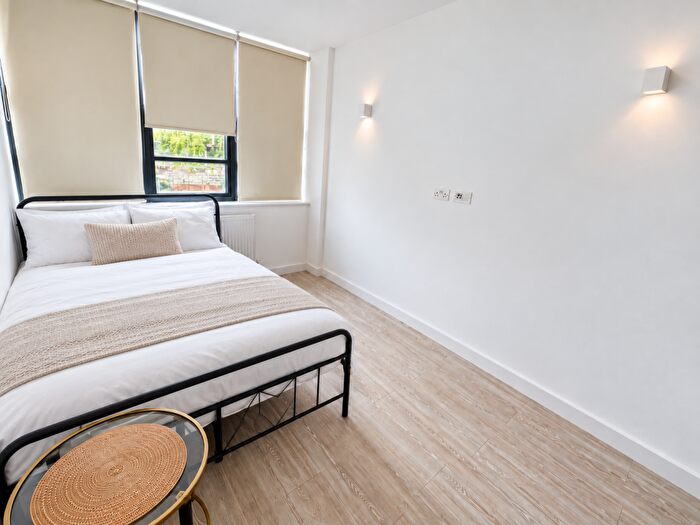 Studio To Rent In College Road, Harrow, HA1