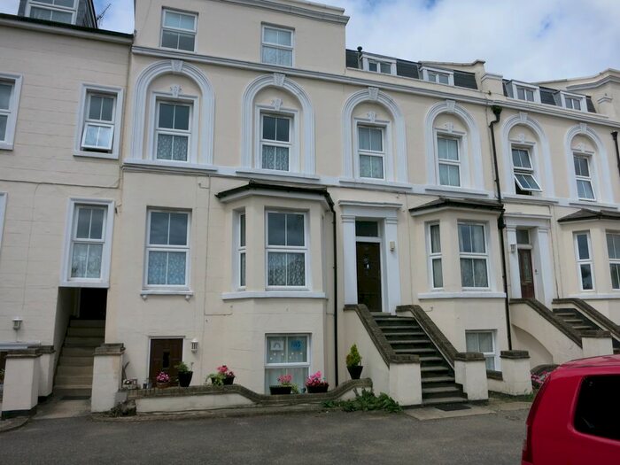 1 Bedroom Flat To Rent In Hook Road, Surbiton, KT6