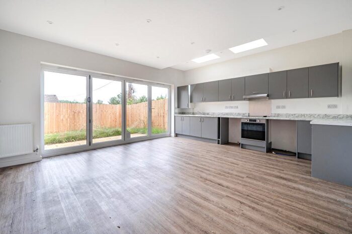 1 Bedroom Flat To Rent In Woodstock, Oxfordshire, OX20