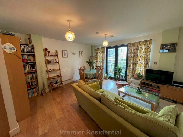 3 Bedroom Apartment To Rent In Medlock Place, City Road East, Manchester, M15