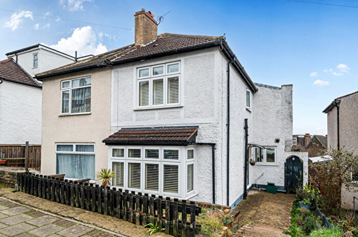 3 Bedroom Semi Detached House For Sale In Kynaston Road, Bromley, BR1