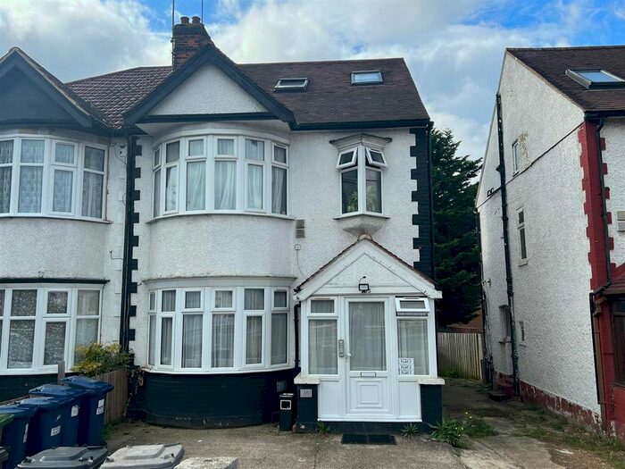 2 Bedroom Flat To Rent In Watford Way, London, NW4