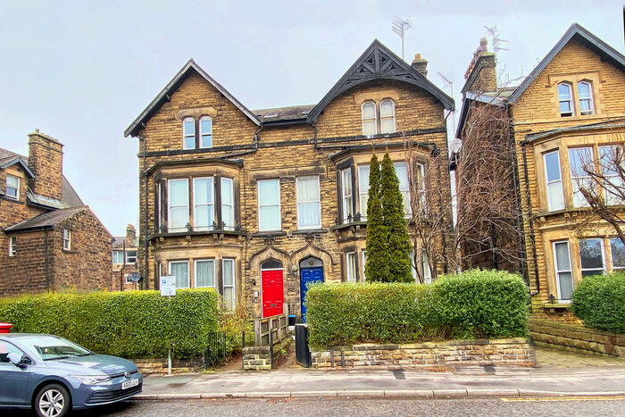 1 Bedroom Apartment To Rent In East Parade, Harrogate, HG1