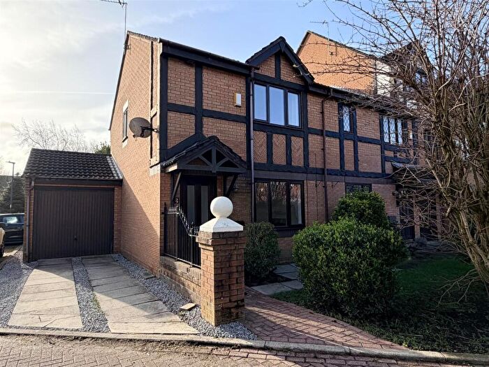 3 Bedroom End Of Terrace House For Sale In Kielder Court, Lytham, FY8