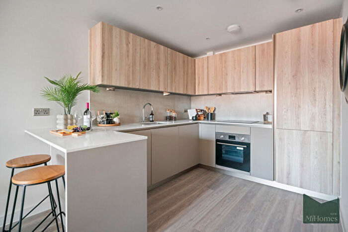 1 Bedroom Flat To Rent In The Embassy, Waltham Cross, EN8