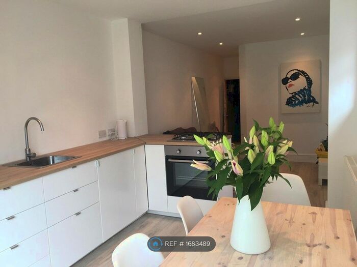 5 Bedroom Terraced House To Rent In York Road, London, E10