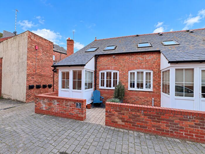 1 Bedroom End Of Terrace House For Sale In Little Church Street, Rugby, CV21