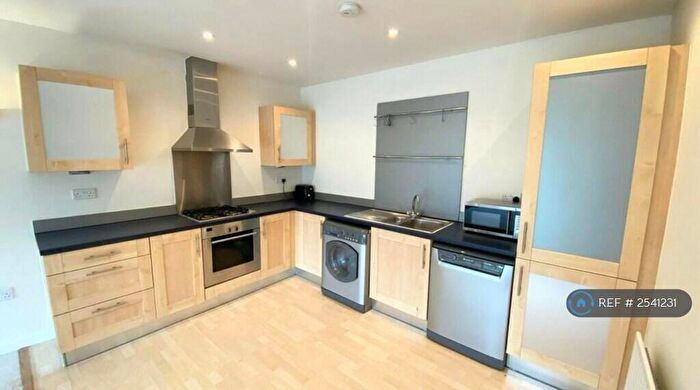 2 Bedroom Flat To Rent In Caledonian Road, Bristol, BS1
