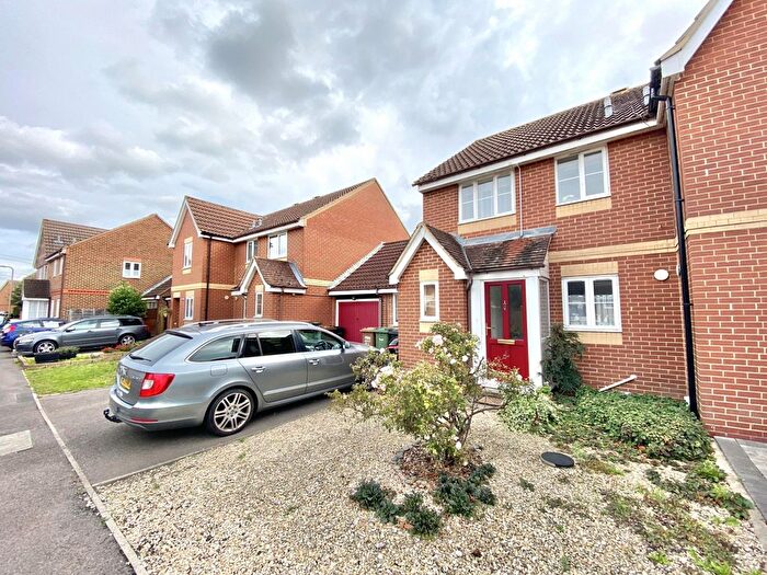 3 Bedroom Semi-Detached House To Rent In Orwell Drive, Didcot, Oxfordshire, OX11