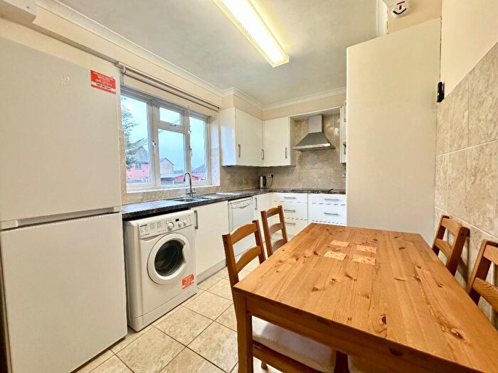 3 Bedroom End Of Terrace House For Sale In Bridgwater Close, Romford, RM3