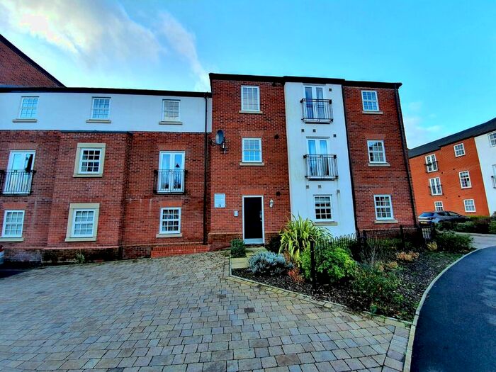 2 Bedroom Flat To Rent In Horseshoe Crescent, Great Barr, Birmingham, B43