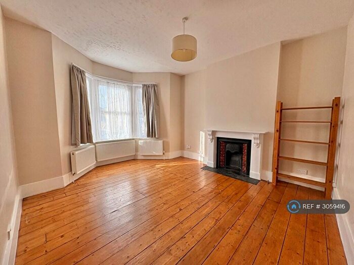 1 Bedroom Flat To Rent In Brownhill Road, London, SE6