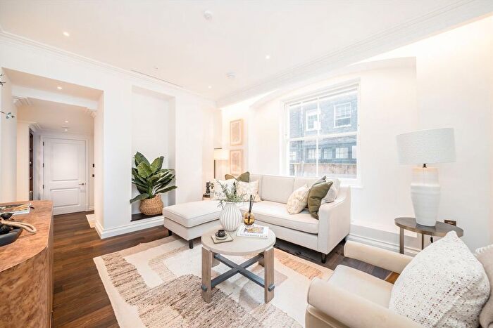 3 Bedroom Maisonette To Rent In Charles Street, Mayfair, W1J