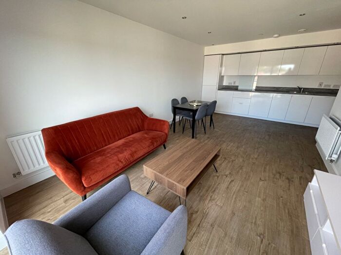 2 Bedroom Flat To Rent In Stirling Drive, Luton, London, LU2