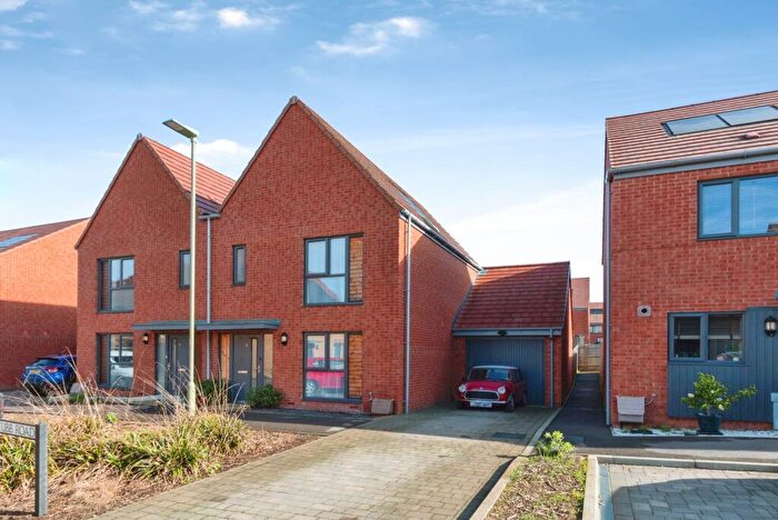 3 Bedroom Semi Detached House For Sale In Skylark Street, Bordon, Hampshire, GU35