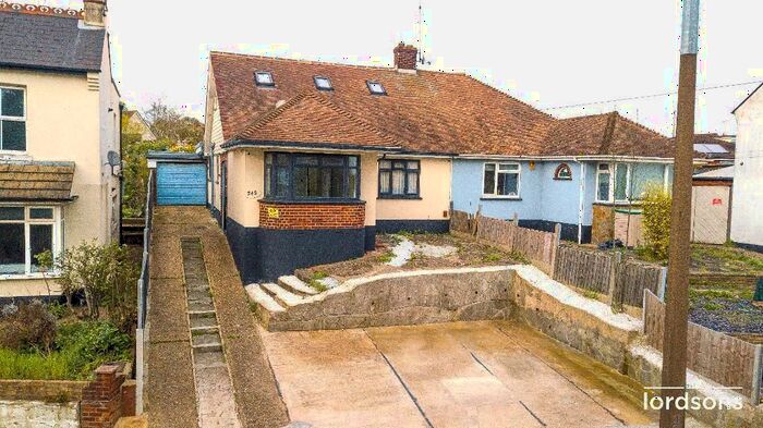 4 Bedroom Semi-Detached Bungalow To Rent In Rayleigh Road, Leigh-On-Sea, Essex, SS9