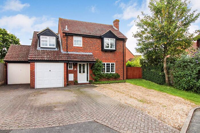 4 Bedroom Detached House For Sale In Edwin Close, Thatcham, Berkshire, RG19