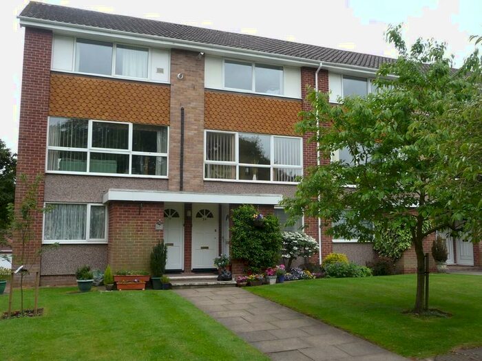 2 Bedroom Maisonette To Rent In Sutton Court, Sutton Coldfield, B75