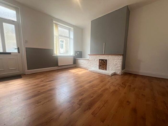 2 Bedroom Cottage To Rent In Albert Terrace, Bacup, OL13