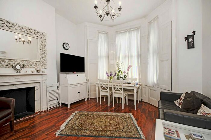 1 Bedroom Flat To Rent In Warwick Avenue, Maida Vale, London, W9