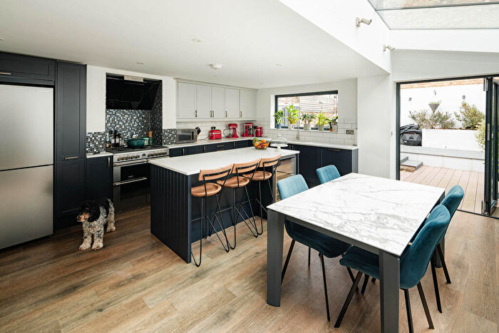 4 Bedroom End Of Terrace House For Sale In Cambria Road, Denmark Hill, London, SE5