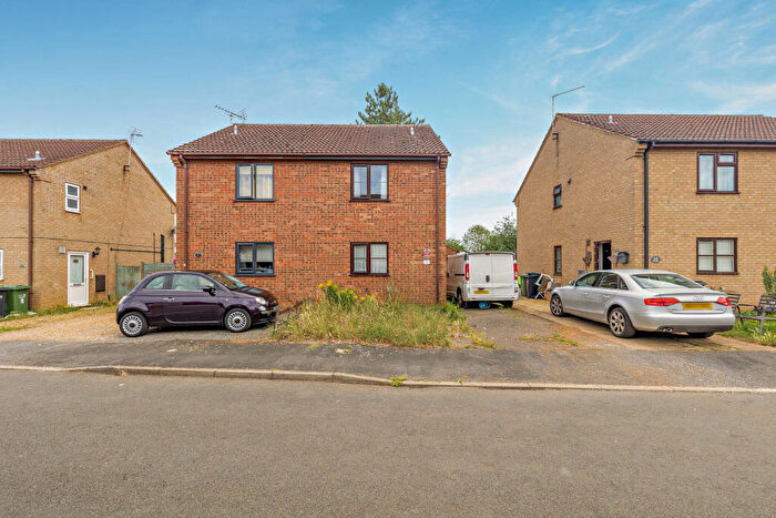 3 Bedroom Semi-Detached House For Sale In Brady Gardens, Denver, Norfolk, PE38