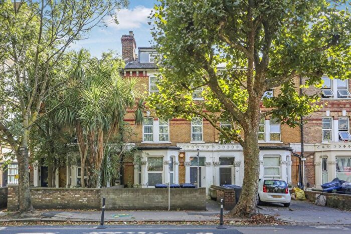 1 Bedroom Flat To Rent In The Vale, East Acton, W3