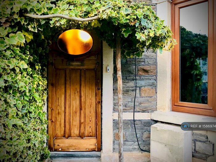 3 Bedroom Terraced House To Rent In Camelford Road, Bristol, BS5