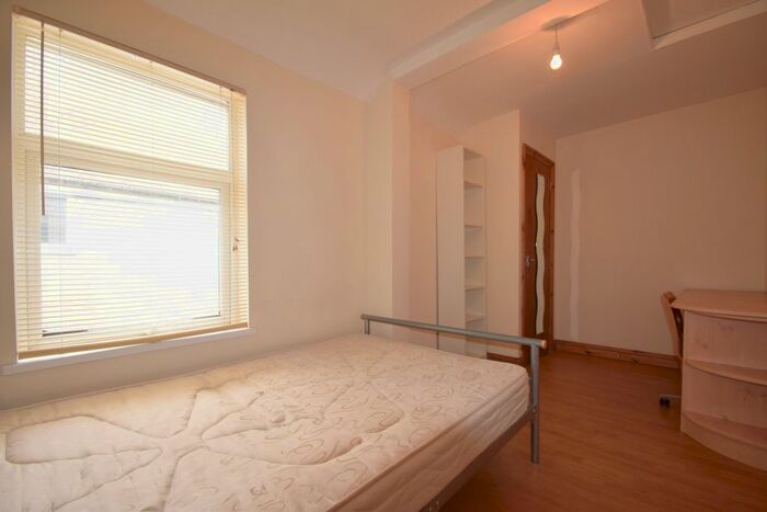 10 Bedroom Terraced House To Rent In Woodville Road, Cathays, CF24