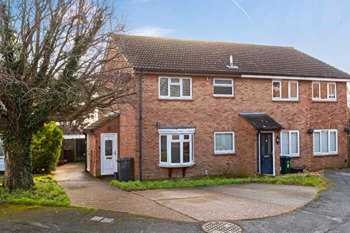 1 Bedroom Property For Sale In Lodge Close, Portslade, Brighton, BN41