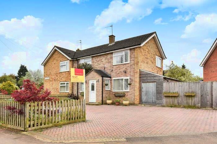 3 Bedroom Semi-Detached House To Rent In Edinburgh Way, Banbury, OX16