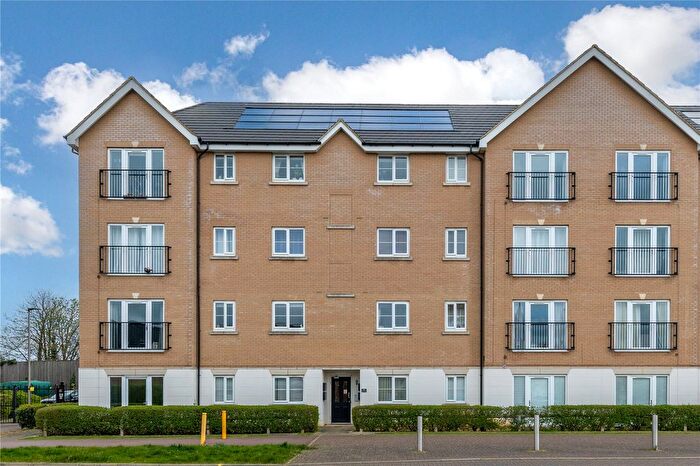 2 Bedroom Flat For Sale In Rowditch Furlong, Redhouse Park, Milton Keynes, Buckinghamshire, MK14