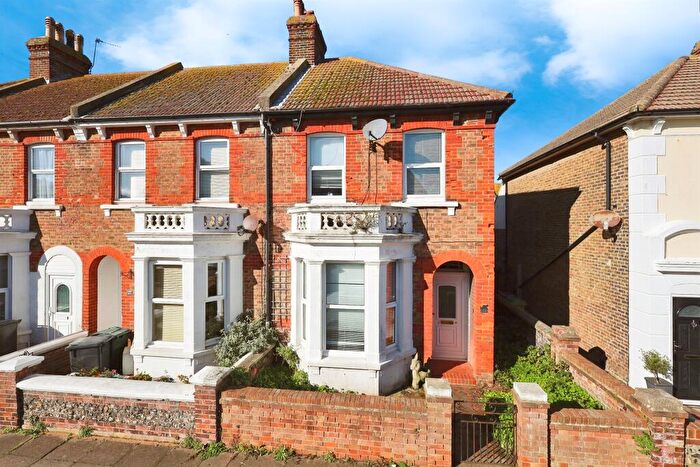 3 Bedroom End Of Terrace House For Sale In Latimer Road, Eastbourne, BN22