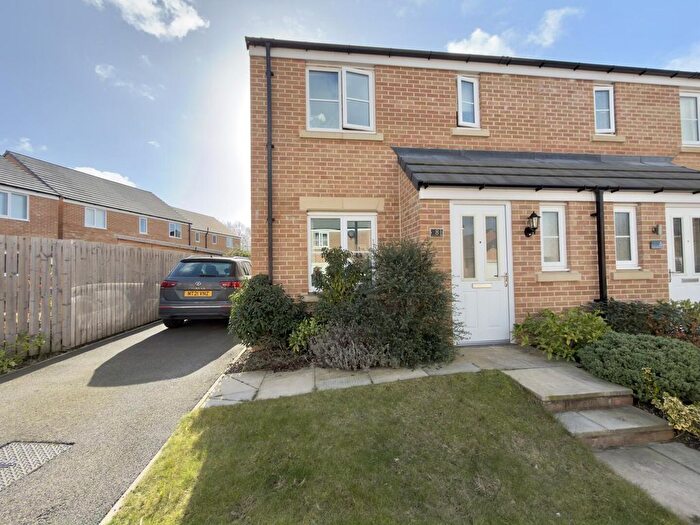 3 Bedroom Semi-Detached House For Sale In Daisy Bank Close, Micklefield, Leeds, LS25