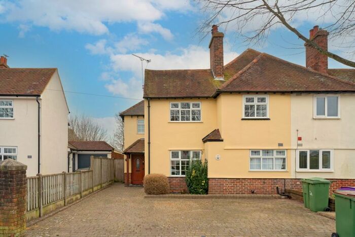 4 Bedroom Semi-Detached House To Rent In Shorncliffe Crescent, Folkestone, CT20