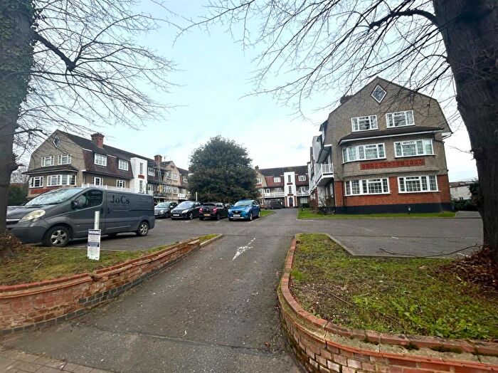 2 Bedroom Flat To Rent In Clovelly Court Hornchurch Essex, RM11