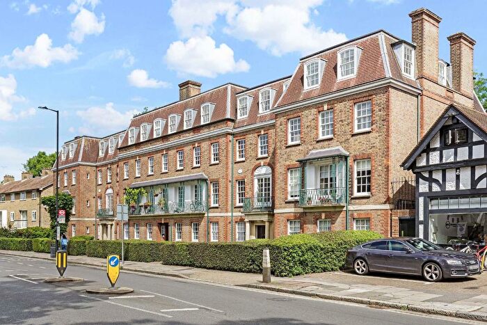 3 Bedroom Flat To Rent In Fortis Green, London, N2