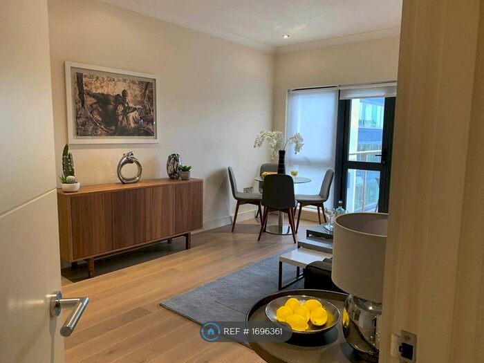 2 Bedroom Flat To Rent In High Street, Teddington, TW11