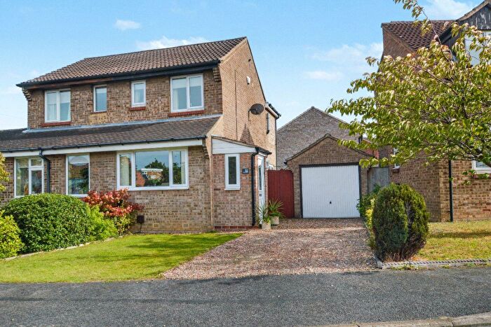 2 Bedroom Semi-Detached House For Sale In Kenton Drive, Durkar, Wakefield, West Yorkshire, WF4