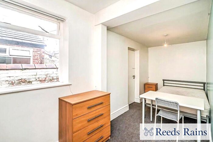 4 Bedroom Terraced House To Rent In Romney Street, Salford, M6