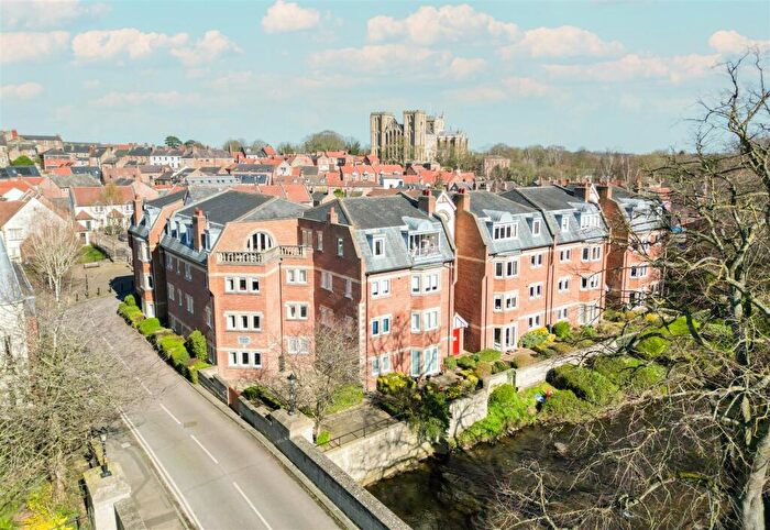 2 Bedroom Apartment For Sale In Bishops Court, Ripon, North Yorkshire, HG4