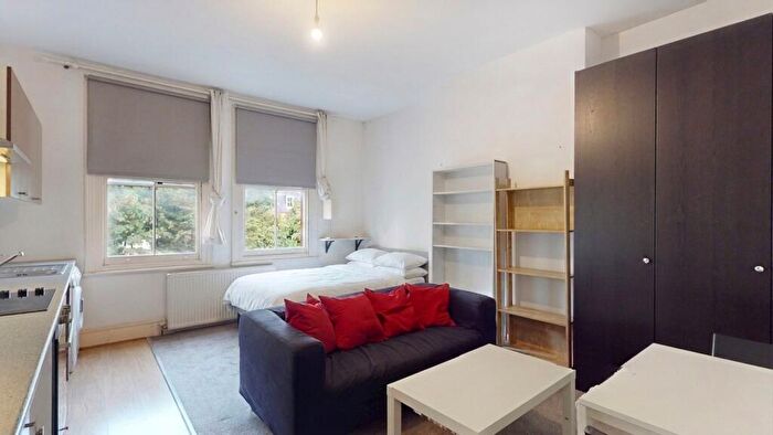 Studio To Rent In Goldhurst Terrace, South Hampstead, (Heating And Hot Water Included), NW6