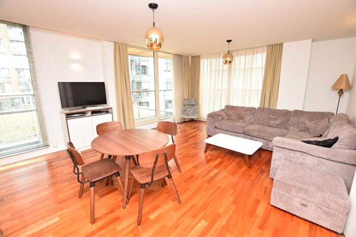 2 Bedroom Flat To Rent In Leftbank, Spinningfields, Manchester, M3