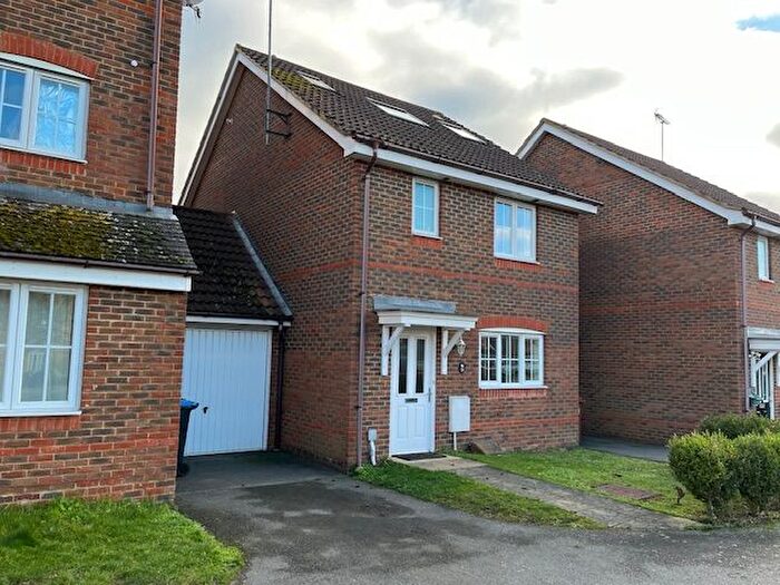 4 Bedroom Link Detached House To Rent In Campion Road, Hatfield, AL10