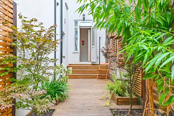 1 Bedroom Flat To Rent In Prowse Place, Camden, London, NW1