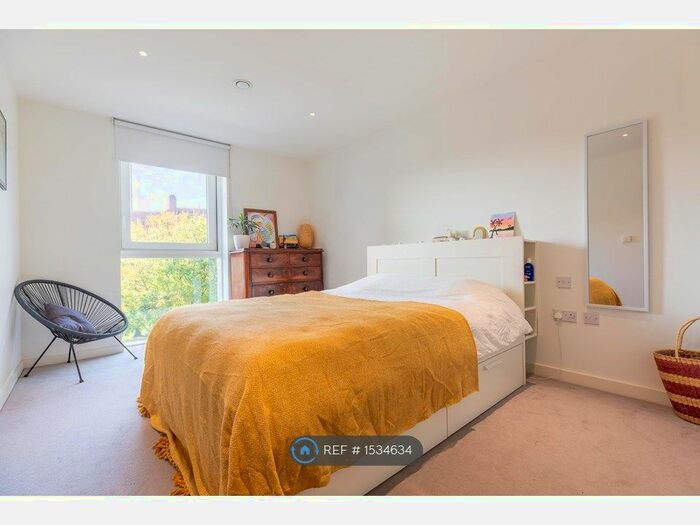 1 Bedroom Flat To Rent In Devan Grove, London, N4