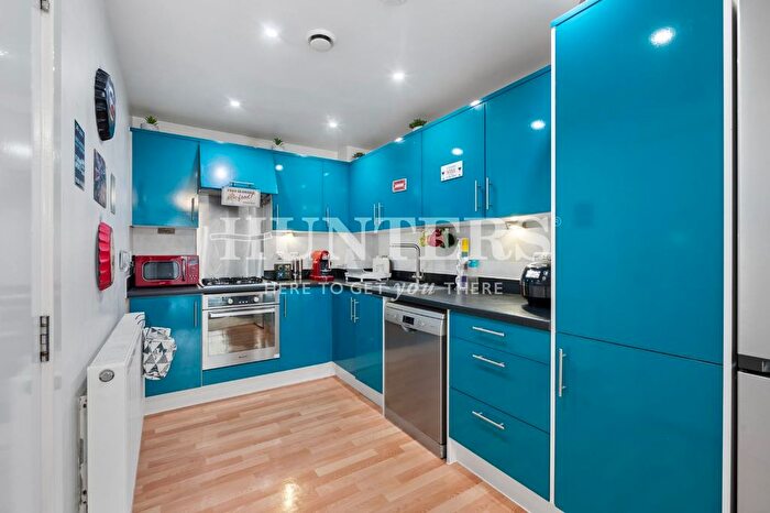 3 Bedroom Property To Rent In Malvern Road, London, NW6