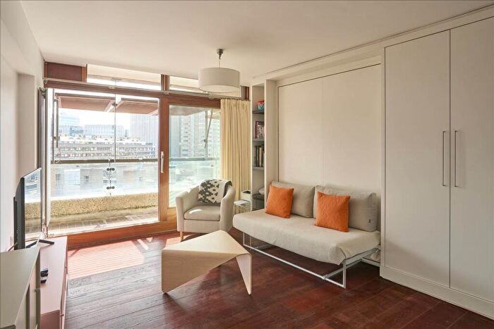Apartment For Sale In Frobisher Crescent, Barbican, London, EC2Y