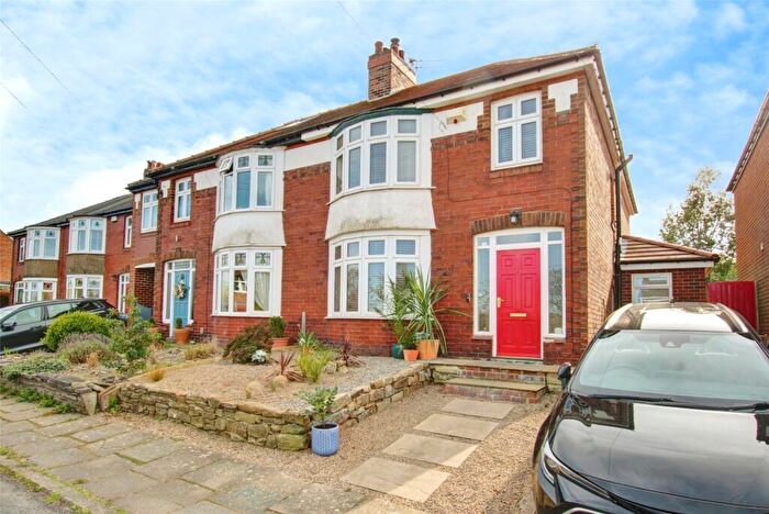 4 Bedroom Semi Detached House For Sale In Springwell Avenue, North End, Durham, DH1